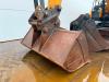 Hyundai HX235 LCR - Extra Bucket / Automatic Greasing Photo 22 thumbnail
