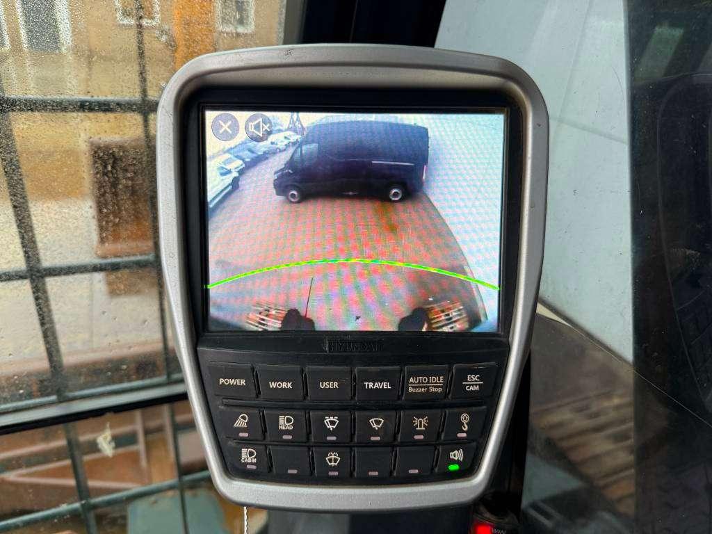 Hyundai HX235 LCR - Extra Bucket / Automatic Greasing Photo 10