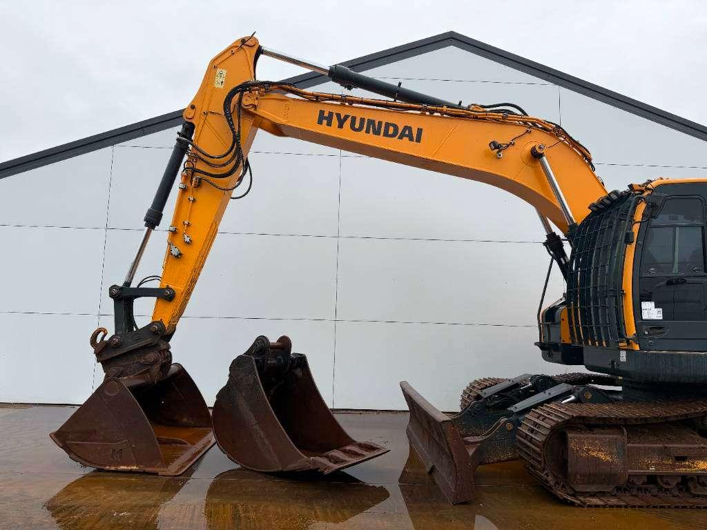 Hyundai HX235 LCR - Extra Bucket / Automatic Greasing Photo 16