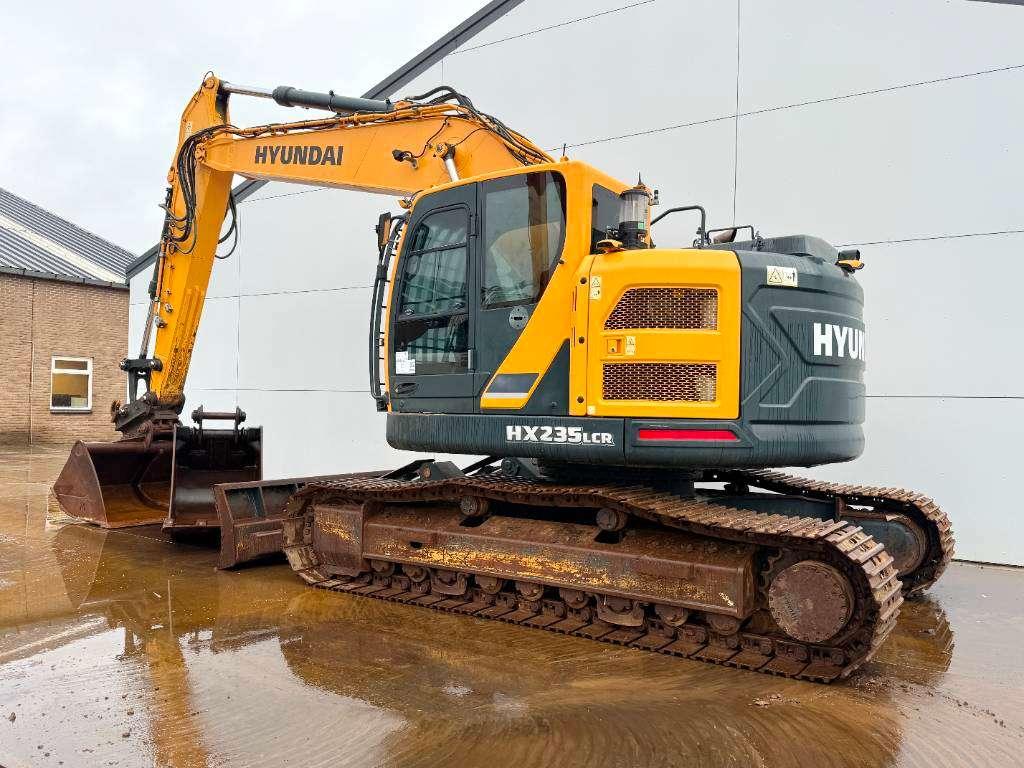 Hyundai HX235 LCR - Extra Bucket / Automatic Greasing Photo 3