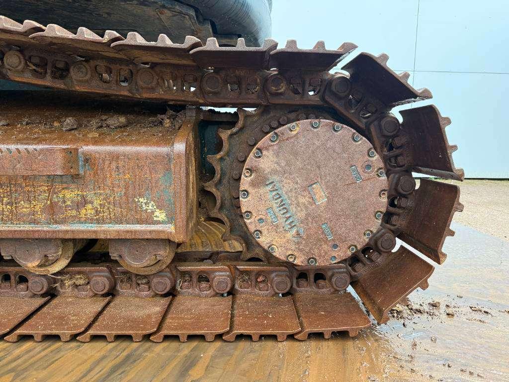 Hyundai HX235 LCR - Extra Bucket / Automatic Greasing Photo 30