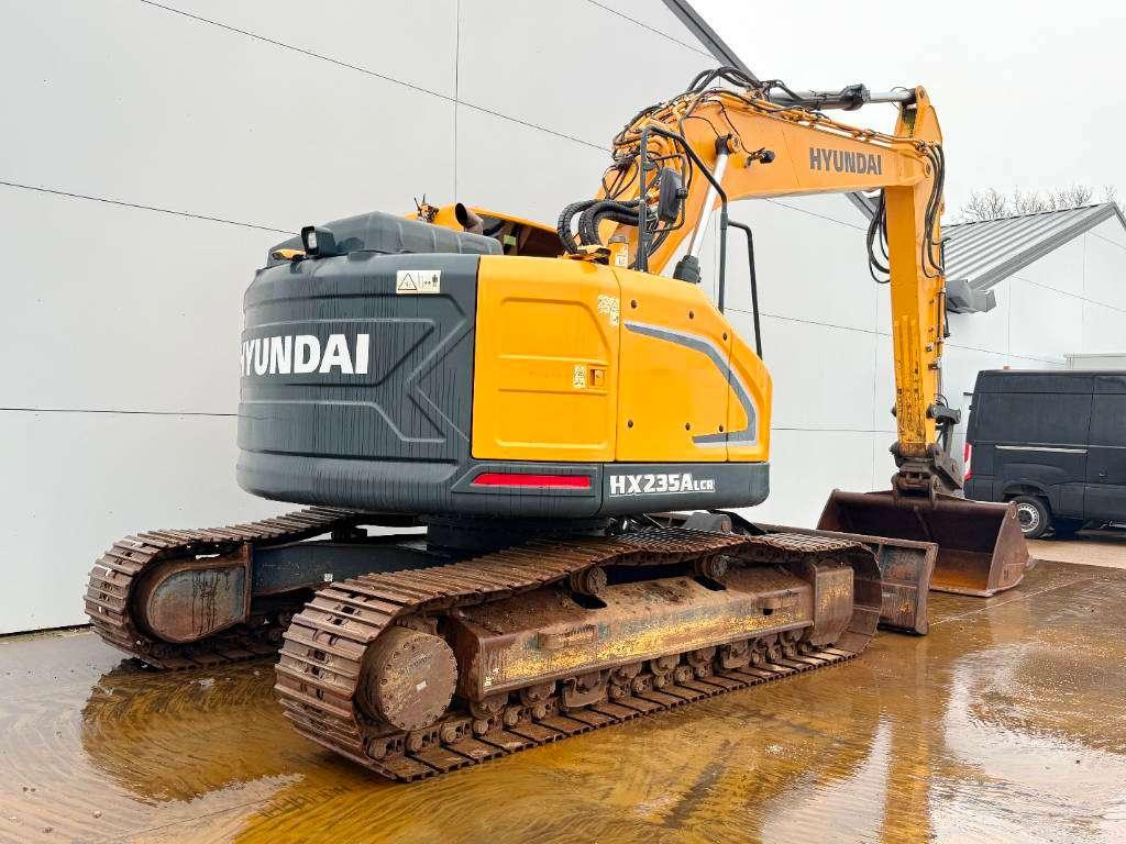 Hyundai HX235 LCR - Extra Bucket / Automatic Greasing Photo 5