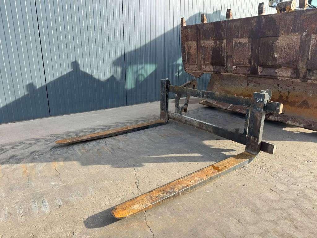 Caterpillar 906M Photo 15