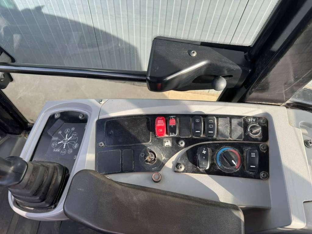 Caterpillar 906M Photo 25