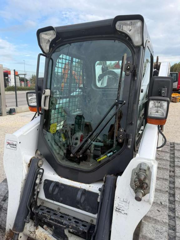 Bobcat T770 Photo 6