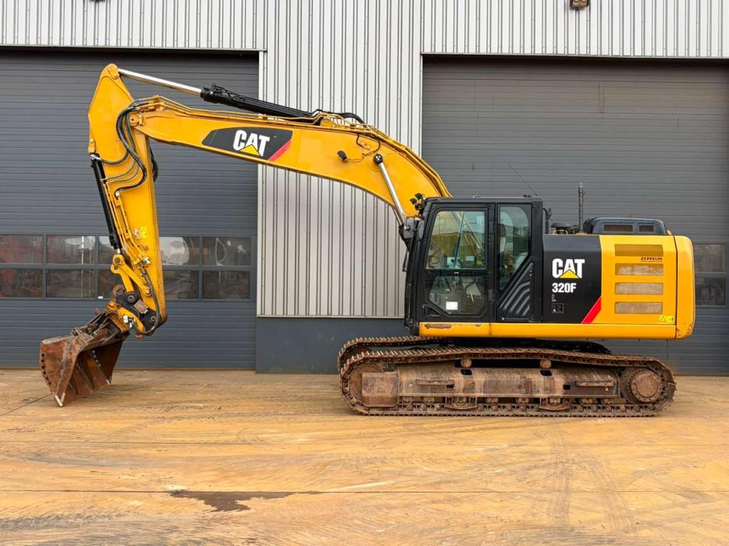 Caterpillar 320FL Photo 1
