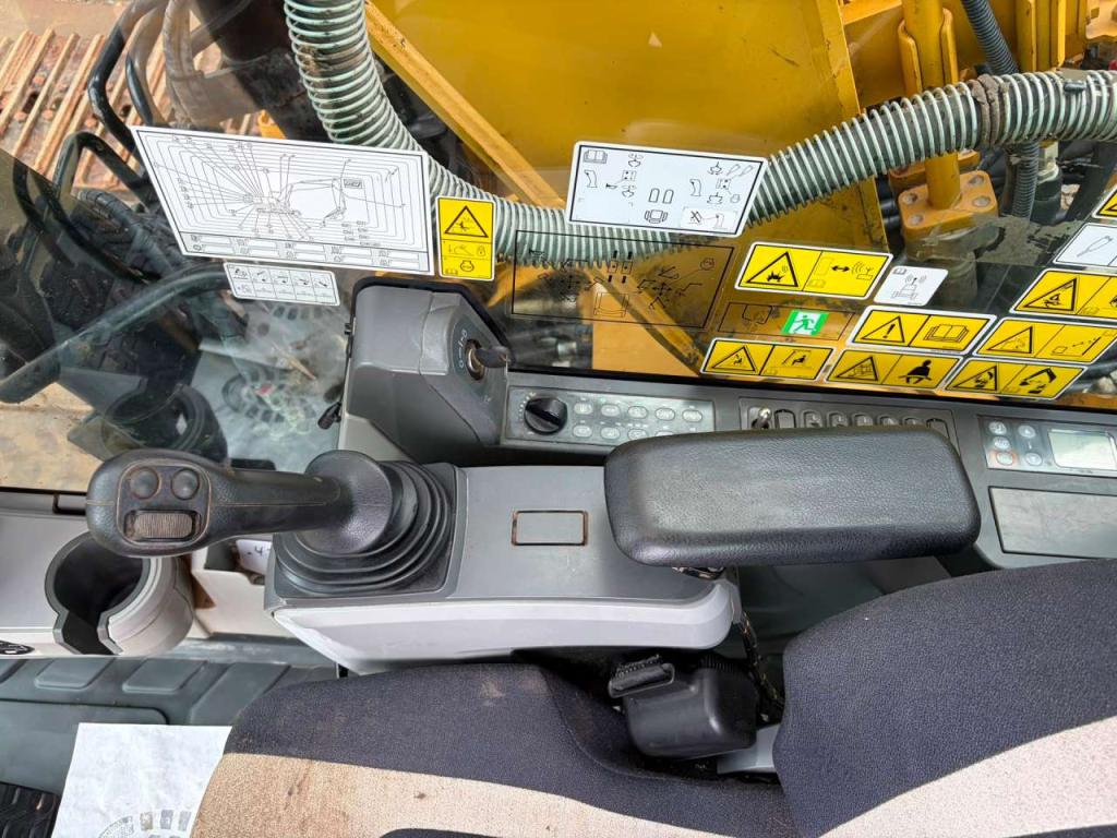 Caterpillar 320FL Photo 27