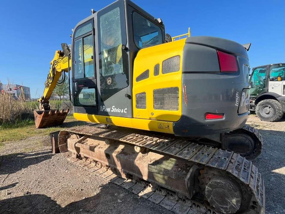 Takeuchi TB2150R Photo 1