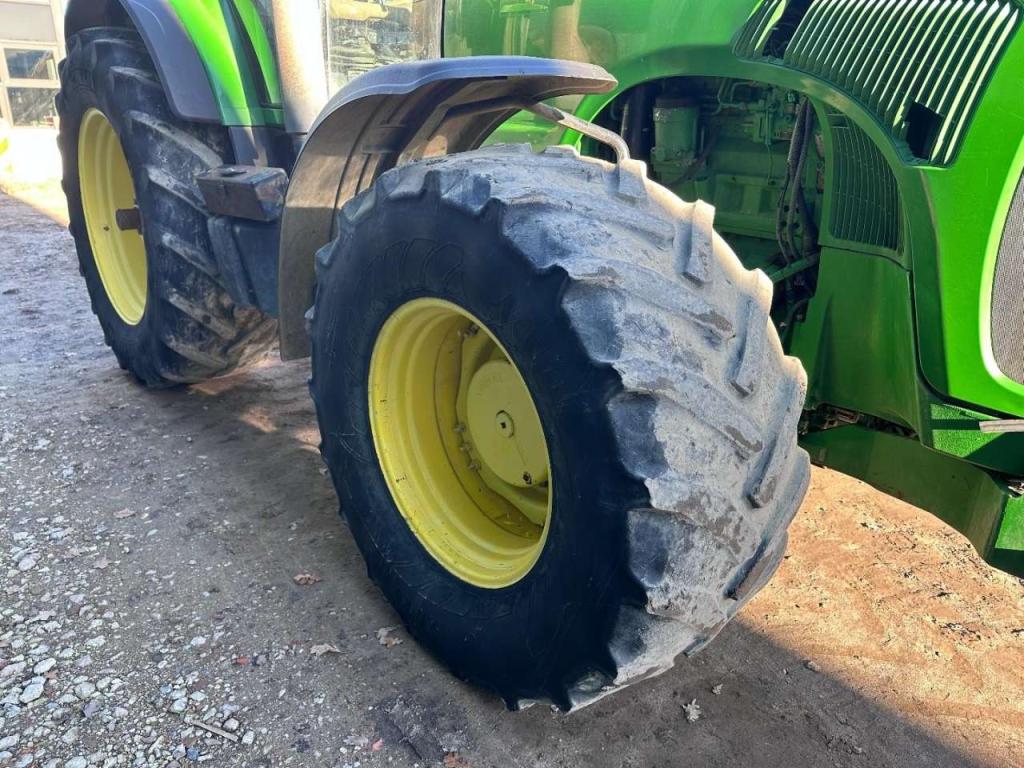 John Deere 8120 Powershift Photo 10