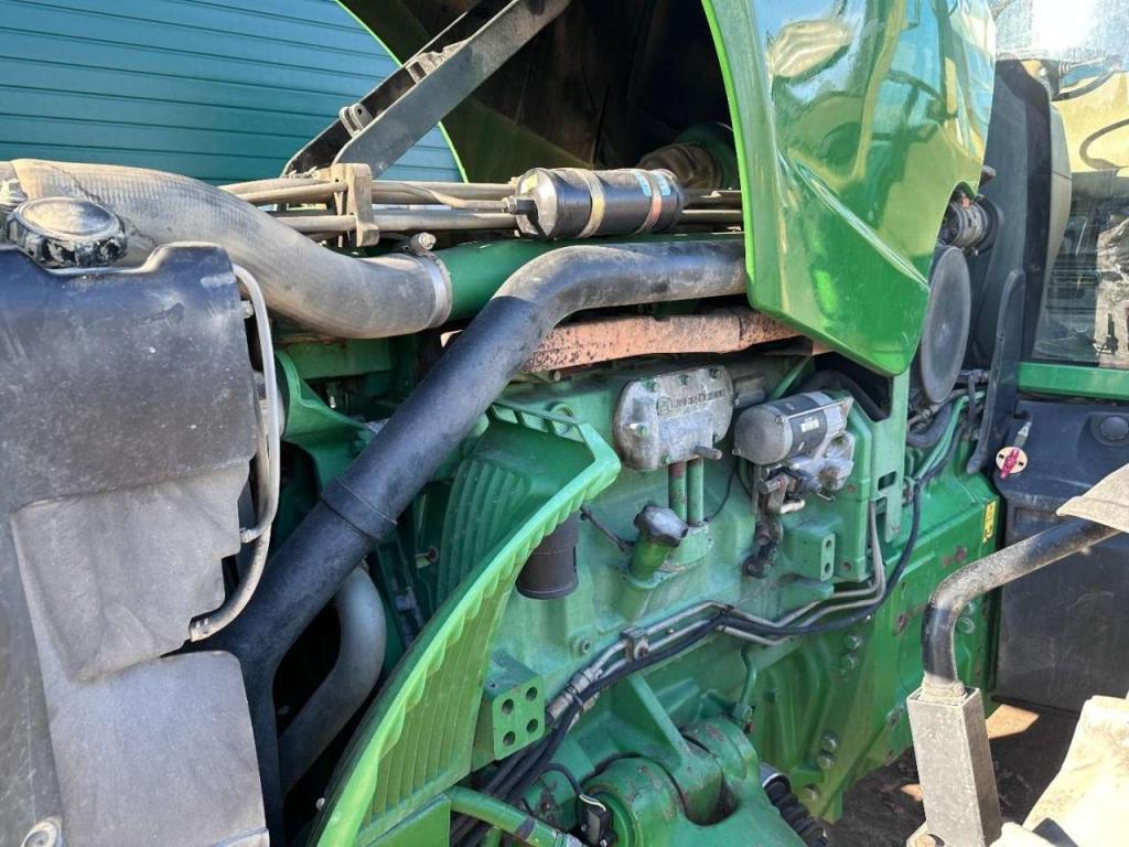 John Deere 8120 Powershift Photo 17