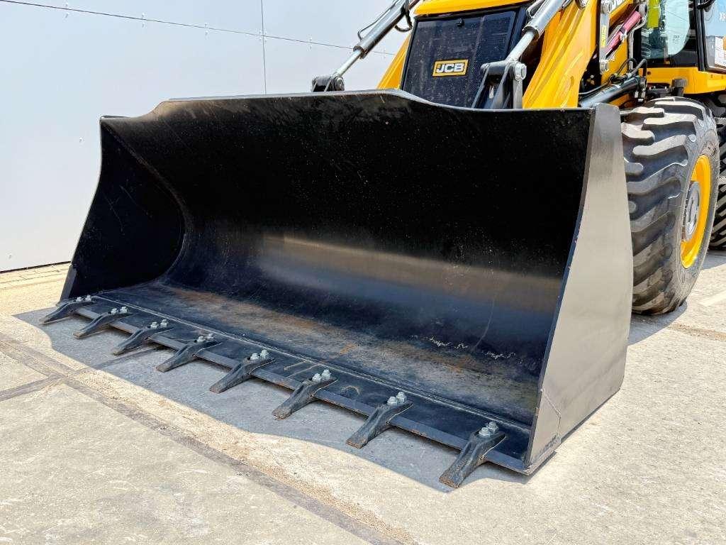 JCB 3DX / 3CX Plus 4WD - New / Unused/ Hammer Lines AC Photo 12