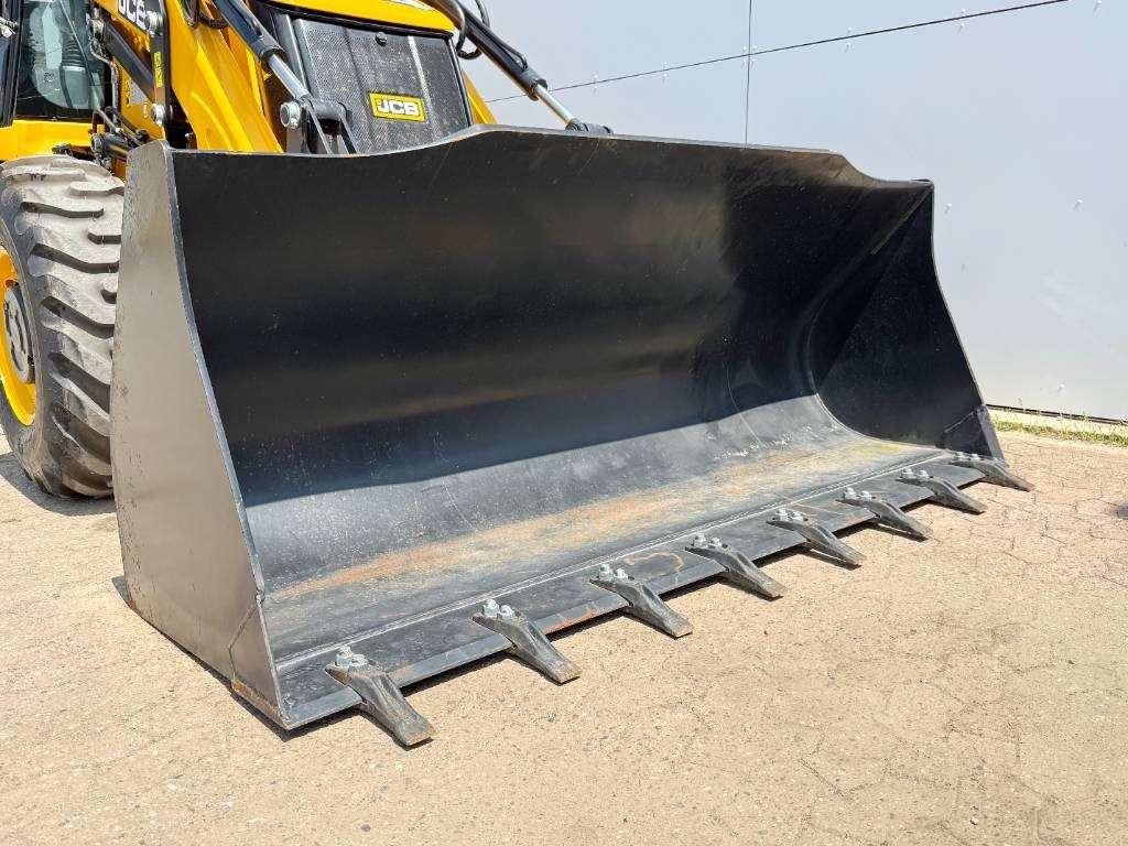 JCB 3DX / 3CX Plus 4WD - New / Unused/ Hammer Lines AC Photo 13