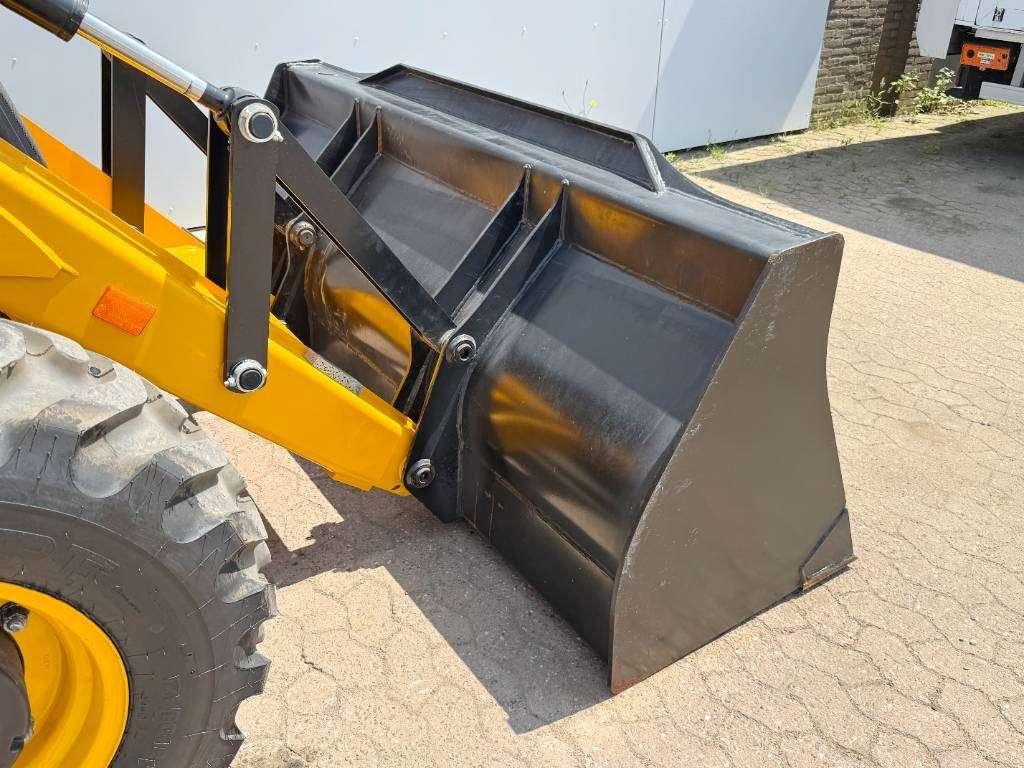 JCB 3DX / 3CX Plus 4WD - New / Unused/ Hammer Lines AC Photo 14