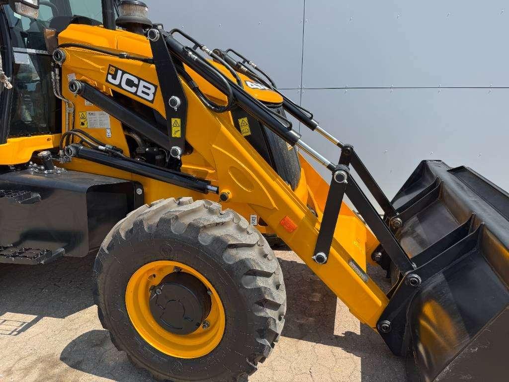 JCB 3DX / 3CX Plus 4WD - New / Unused/ Hammer Lines AC Photo 16