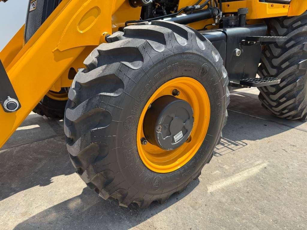 JCB 3DX / 3CX Plus 4WD - New / Unused/ Hammer Lines AC Photo 24