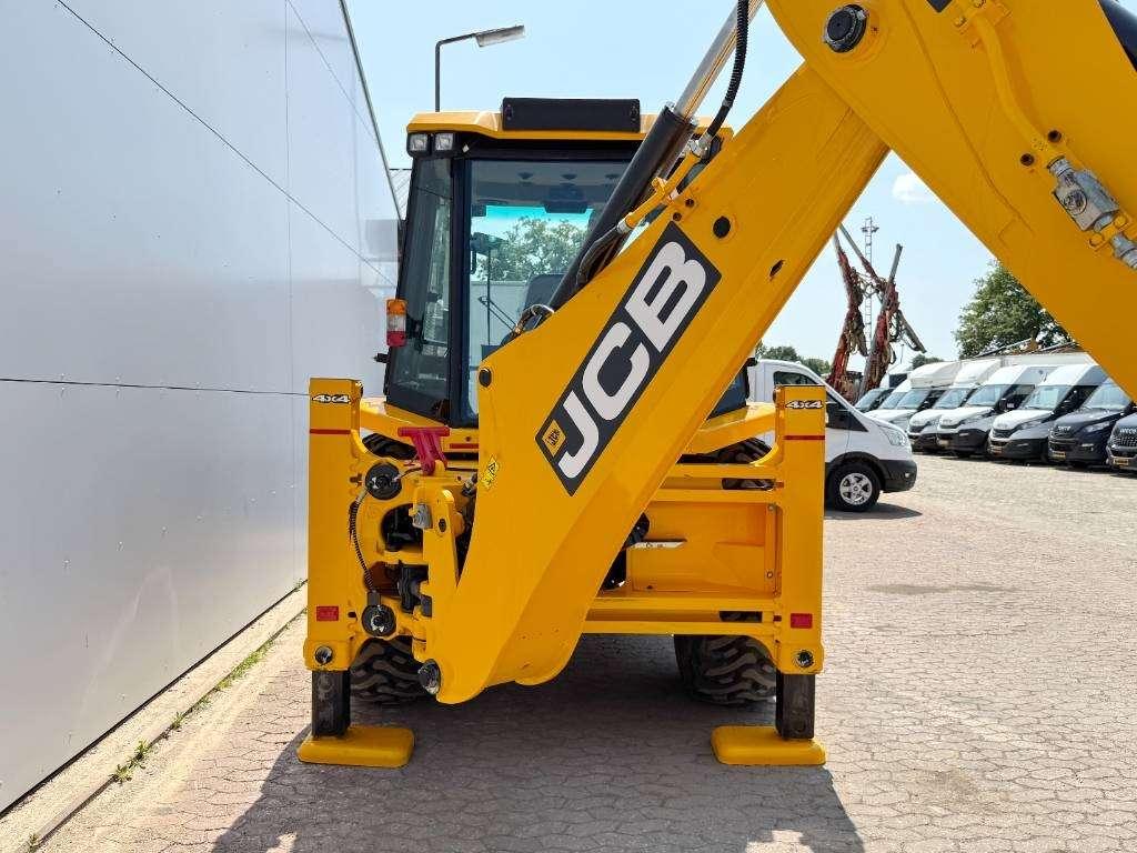 JCB 3DX / 3CX Plus 4WD - New / Unused/ Hammer Lines AC Photo 3