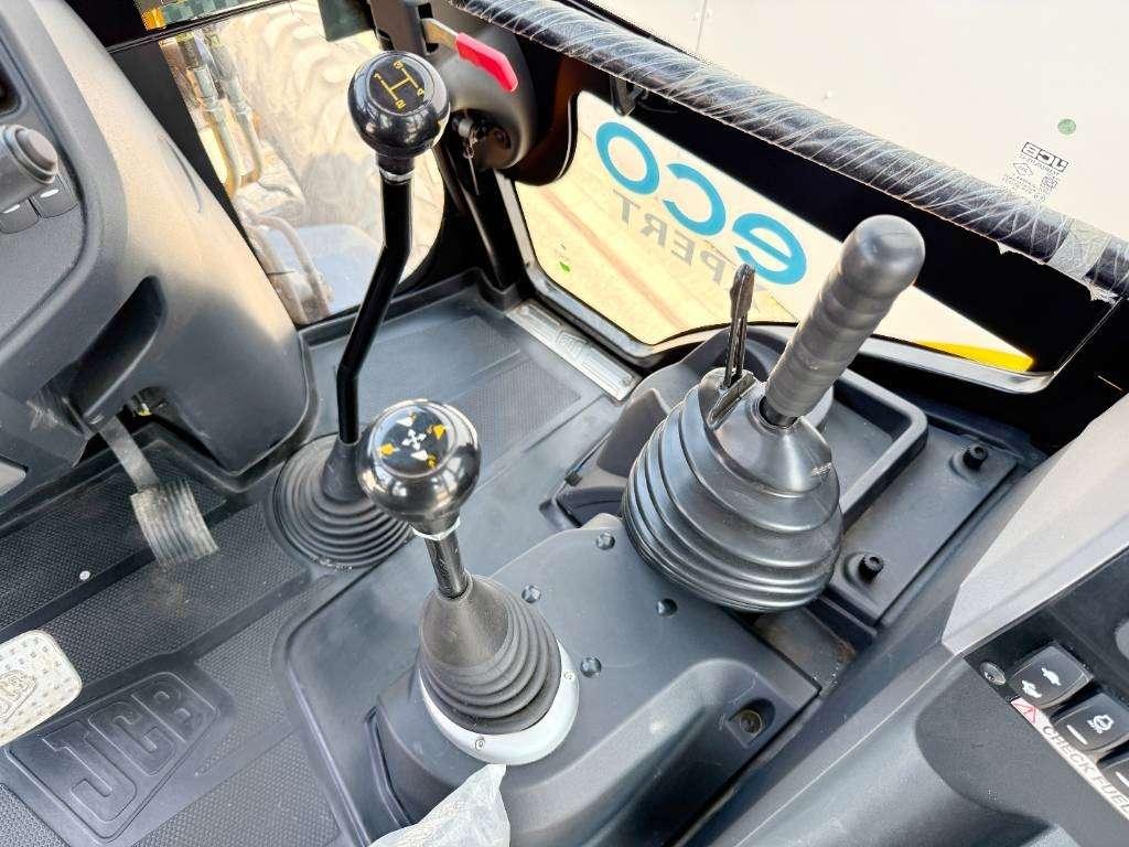 JCB 3DX / 3CX Plus 4WD - New / Unused/ Hammer Lines AC Photo 8
