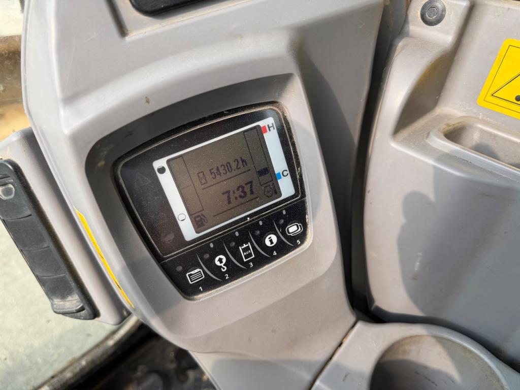 Kubota KX80-4 Photo 10