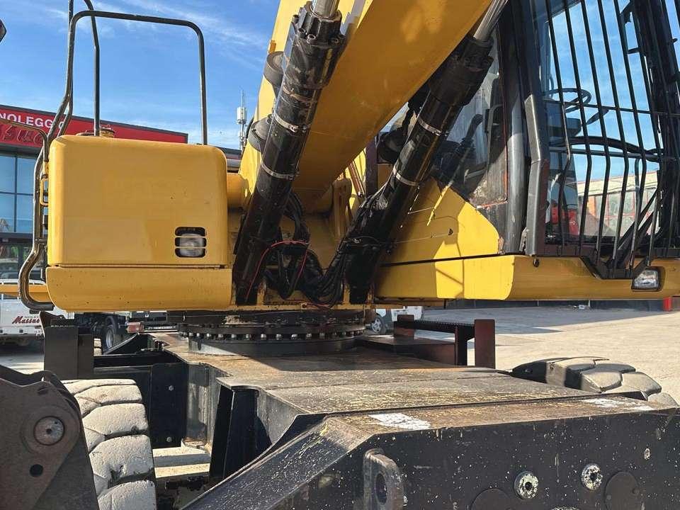 Caterpillar M325D 4X4 Photo 7