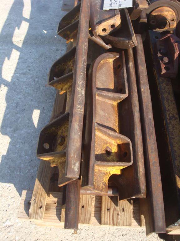 Track roller guard for Fiat Allis FL5B Photo 1