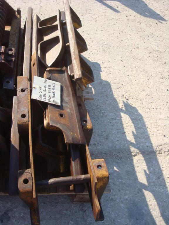 Track roller guard for Fiat Allis FL5B Photo 4