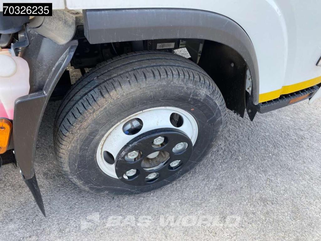 Isuzu M 27 4X2 Photo 12