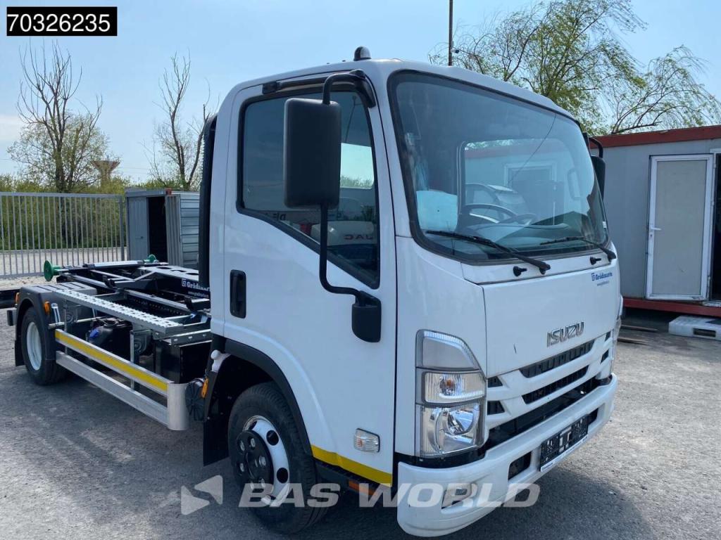 Isuzu M 27 4X2 Photo 5