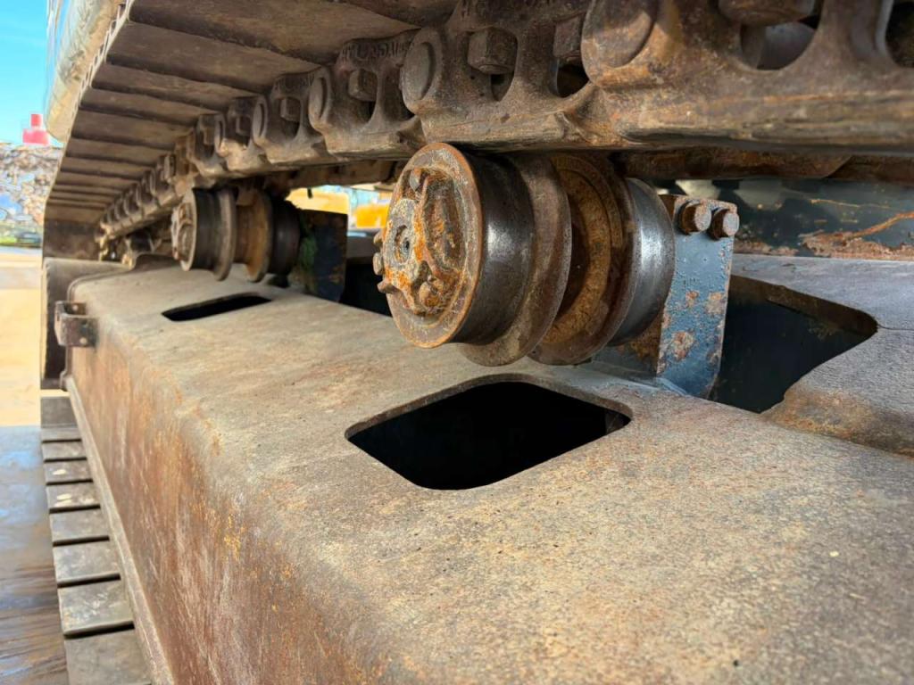 Hyundai HX330NL Photo 17