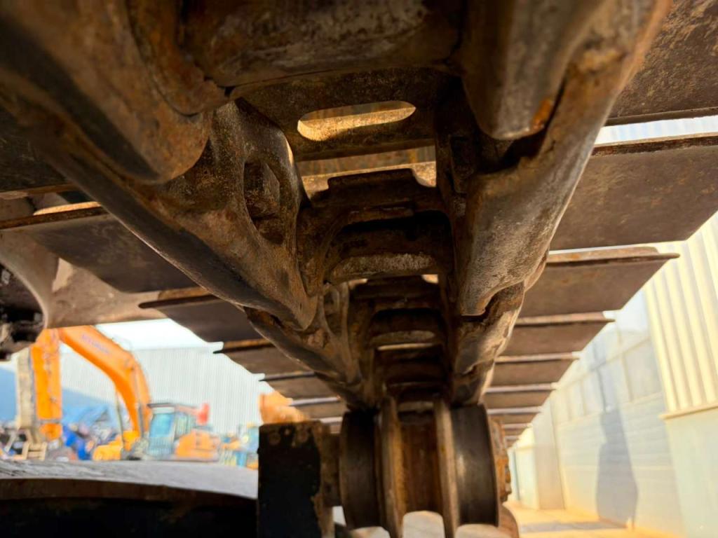 Hyundai HX330NL Photo 18