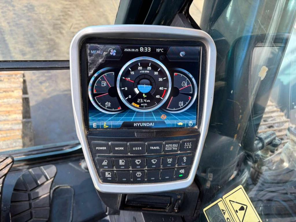 Hyundai HX330NL Photo 23