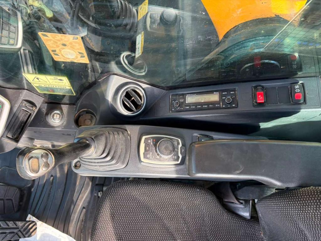 Hyundai HX330NL Photo 25