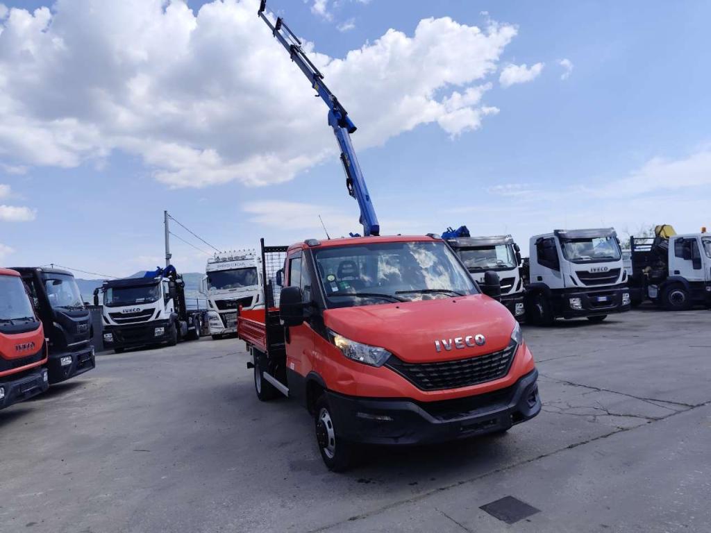 Iveco DAILY 35-120 Photo 16