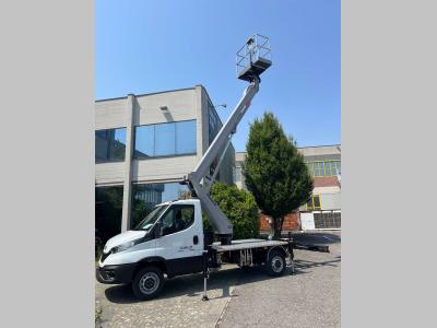 Cela Essential 18T sold by Bini Gru Srl