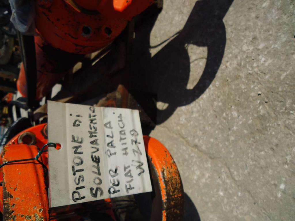Lifting piston for Fiat Kobelco W270 e Fiat Hitachi Photo 4