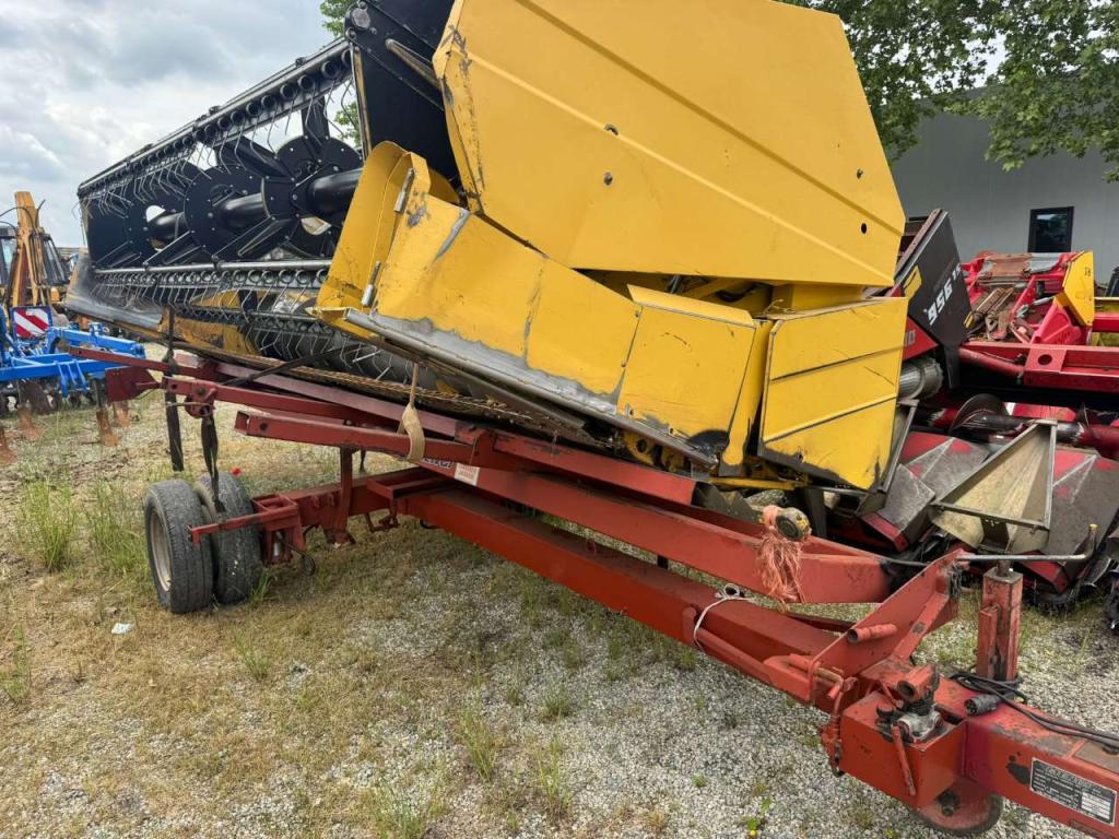 New Holland L524 Photo 2