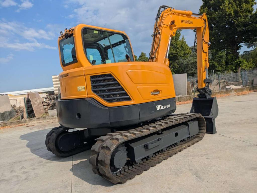 Hyundai R80CR9 Photo 3