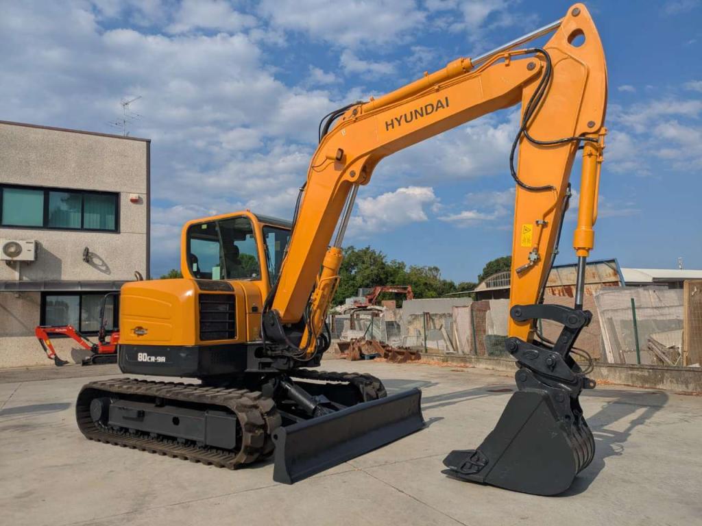 Hyundai R80CR9 Photo 4
