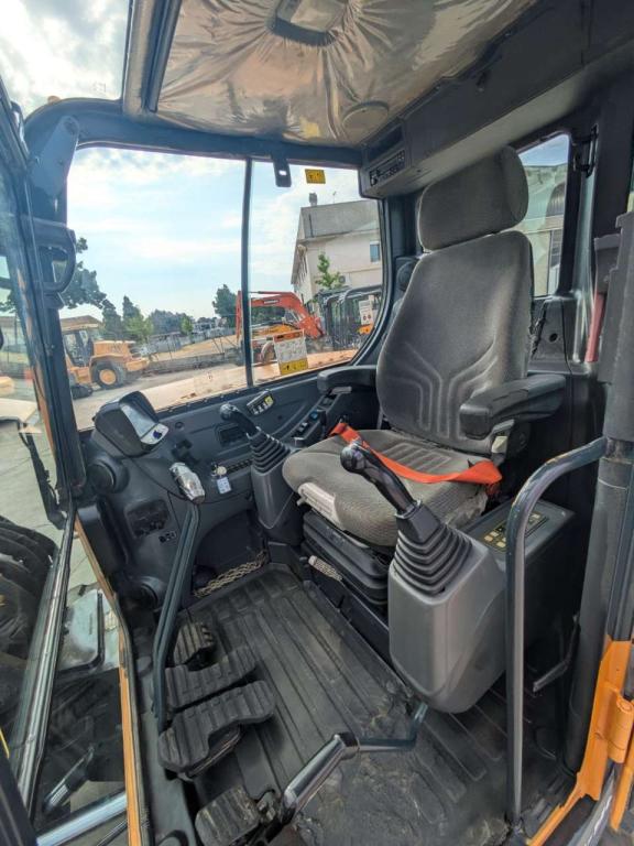 Hyundai R80CR9 Photo 8