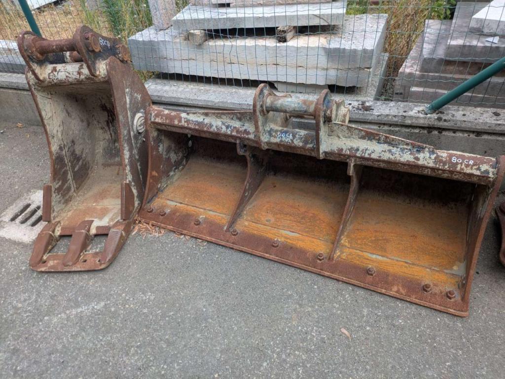 Hyundai R80CR9 Photo 9