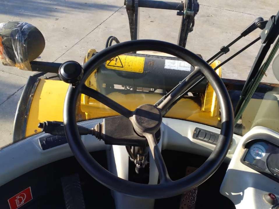 New Holland W80TC Photo 12
