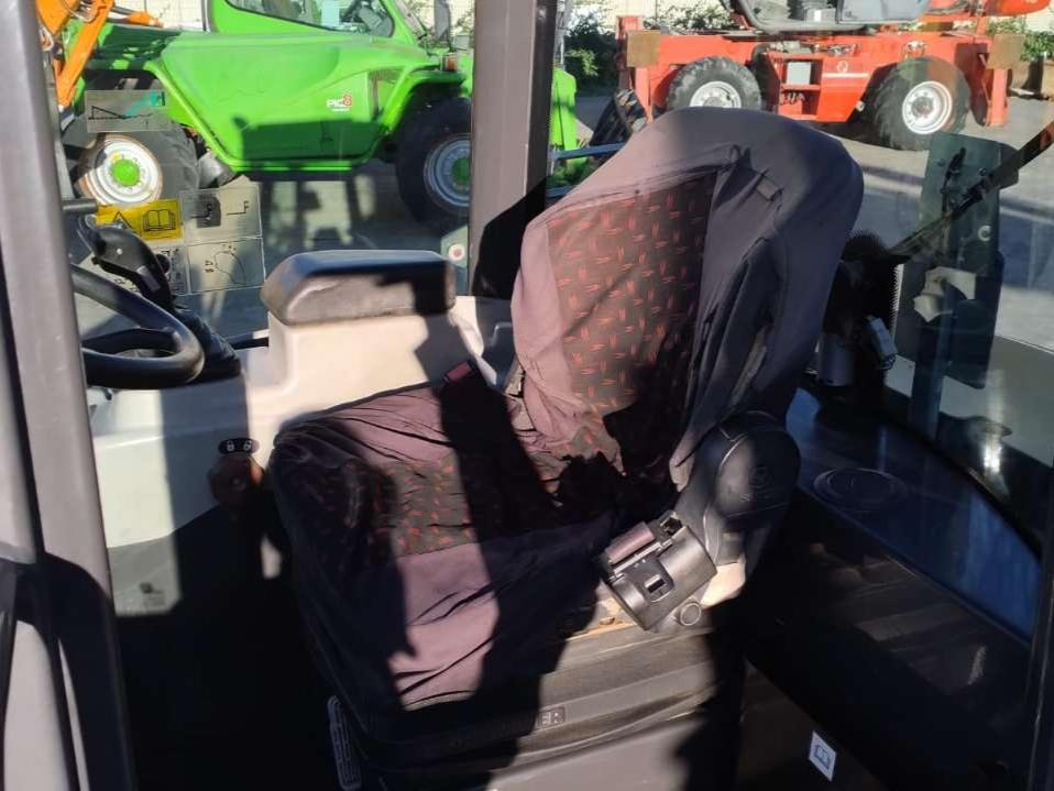 New Holland W80TC Photo 16