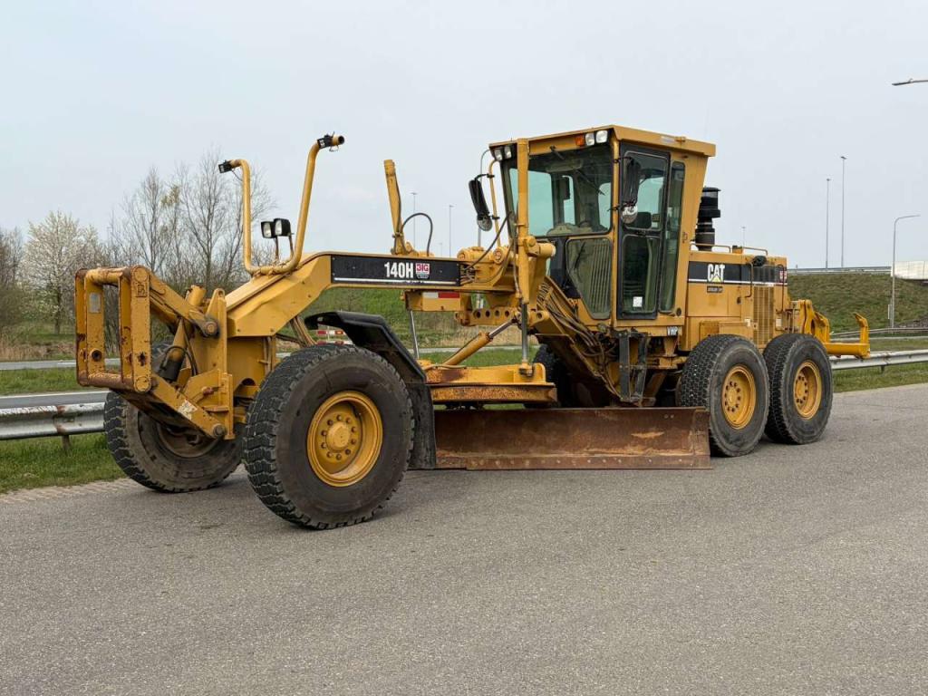 Caterpillar 140H Photo 2