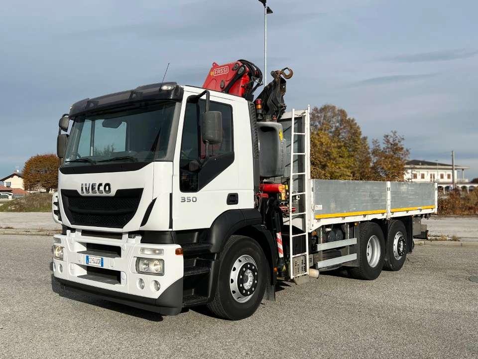 Iveco 350 6X2 Photo 1