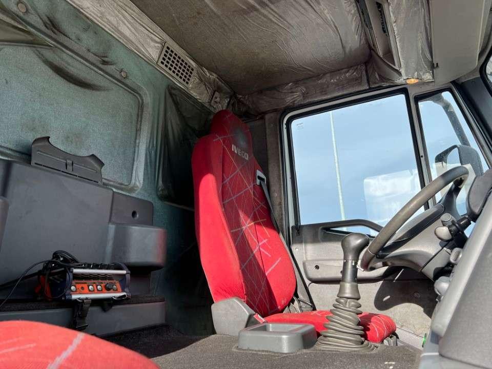 Iveco 350 6X2 Photo 10