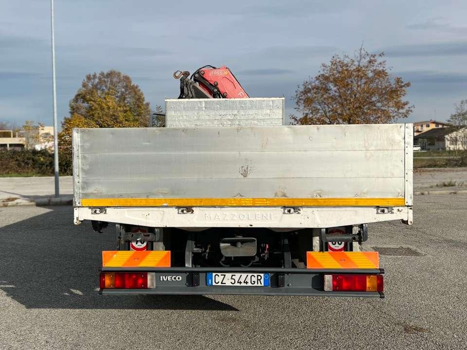 Iveco 350 6X2 Photo 12