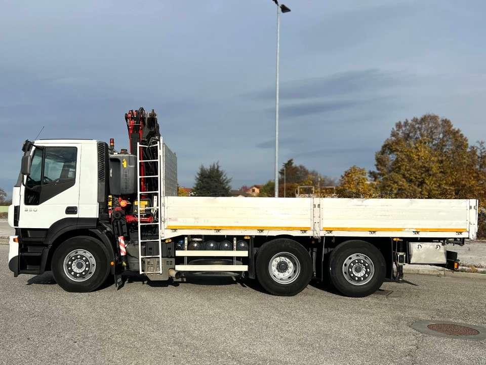 Iveco 350 6X2 Photo 2