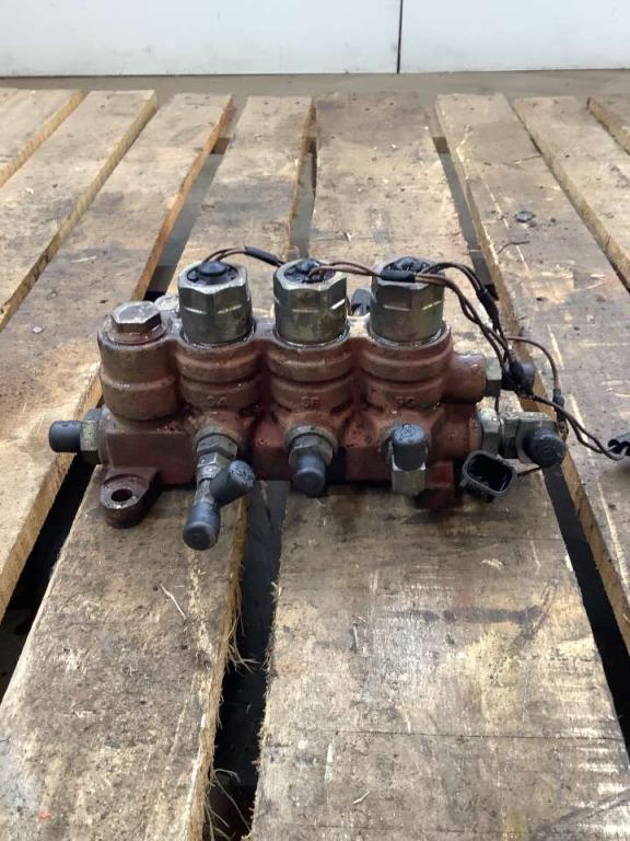 Hydraulic valve for Fiat Hitachi FH200E Photo 2