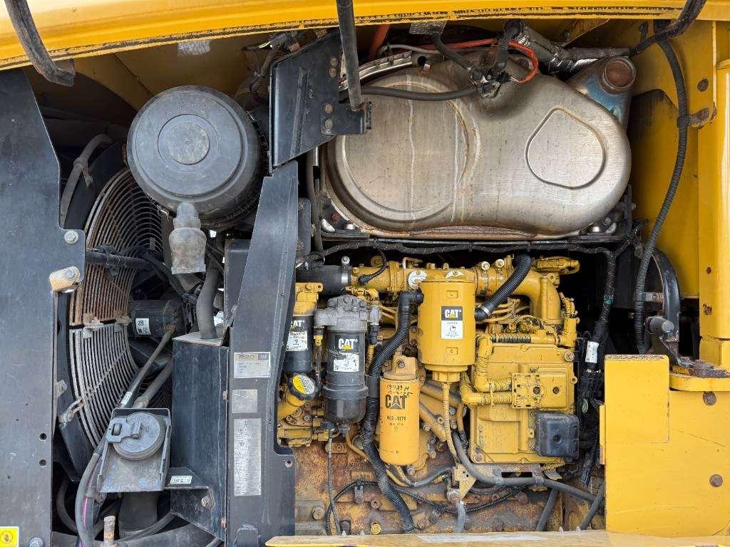 Caterpillar 926M - Dutch Machine / Automatic Greasing Photo 24