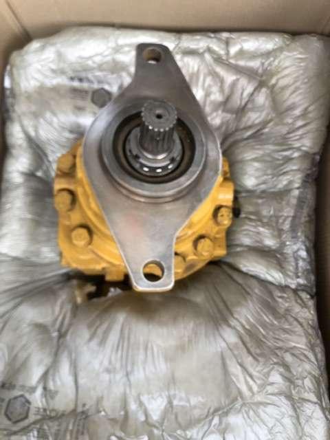 Komatsu Swing motor for Komatsu PC180-3 Photo 3