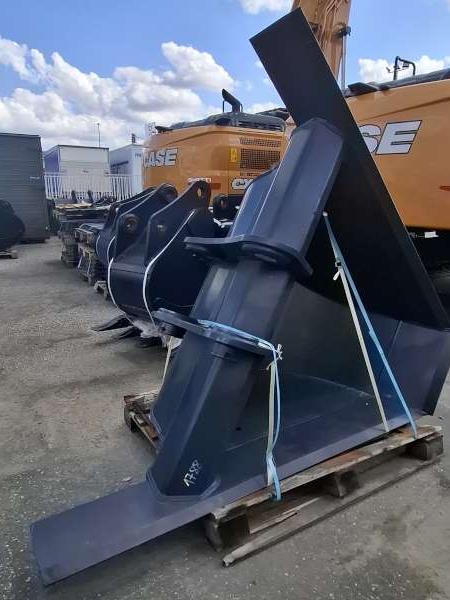Trapezoidal ditch bucket Photo 1